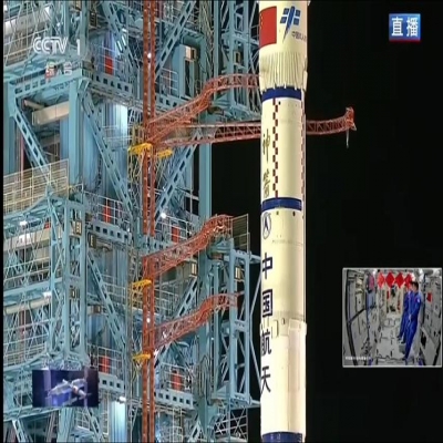 心懷山海，眼有星辰